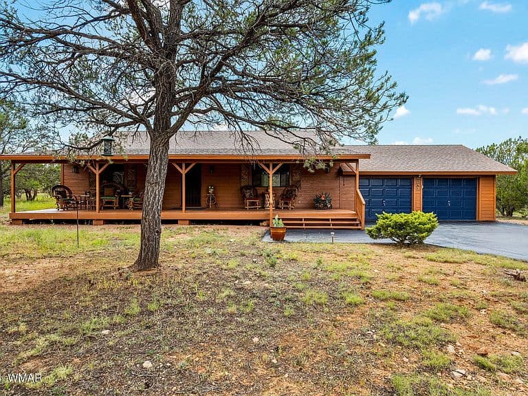 2960 Lookout Ln photo 2