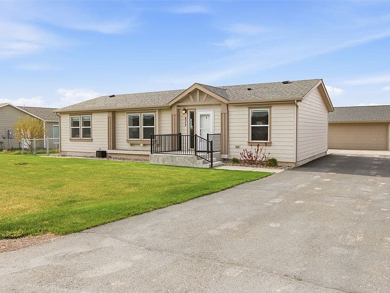 877 Vega Rd photo 3