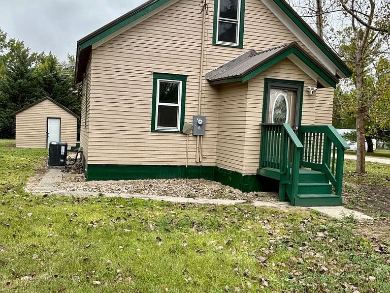 438 Grant St photo 1