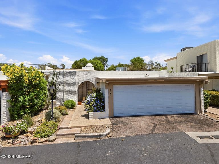 2130 N Calle De Vida photo 2
