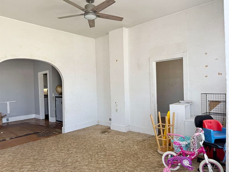 314 Topaz St photo 4