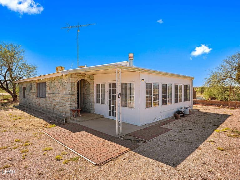69624 65th St photo 4