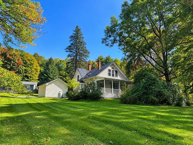 4168 Darling Hill Road photo 1