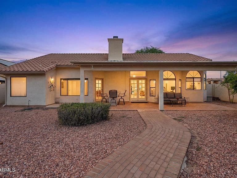 244 N CORRINE Court photo 2
