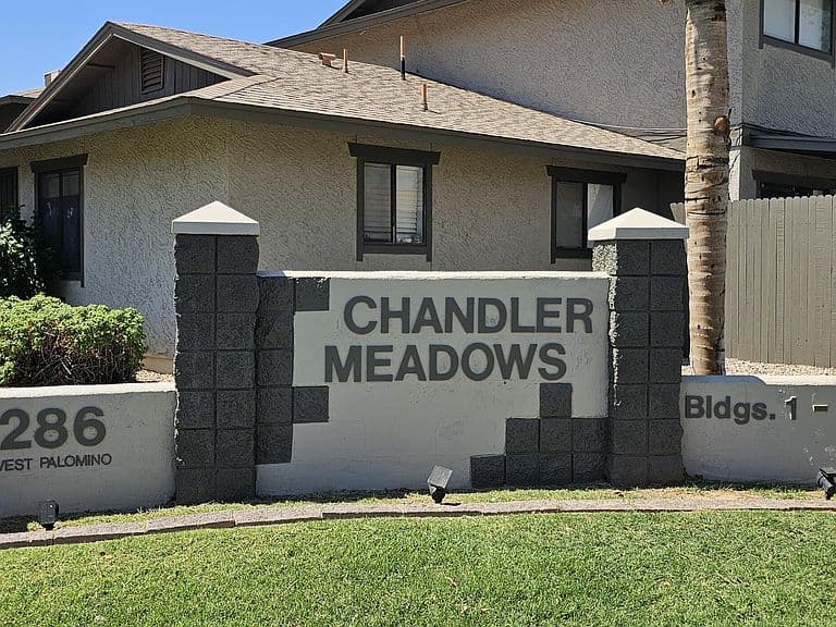 286 W PALOMINO Drive #120 photo 1