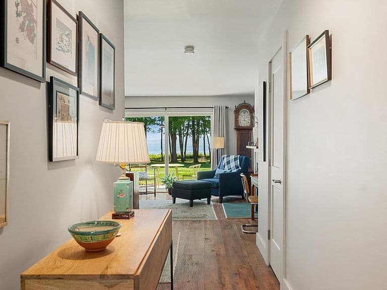 35 Northshore Drive photo 3