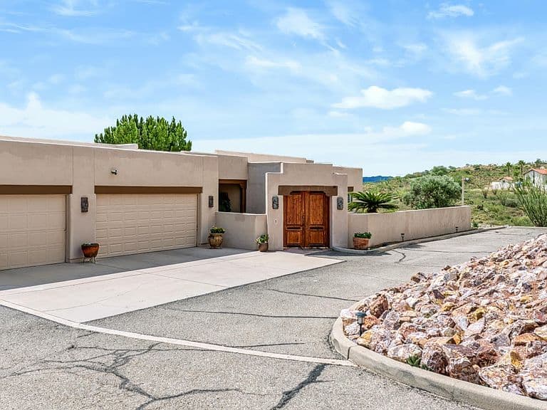 730 E Camino Vista Del Cielo photo 1