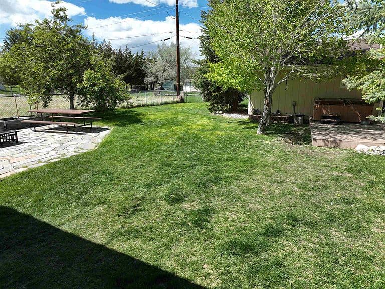 1285 Goodrich Dr photo 4