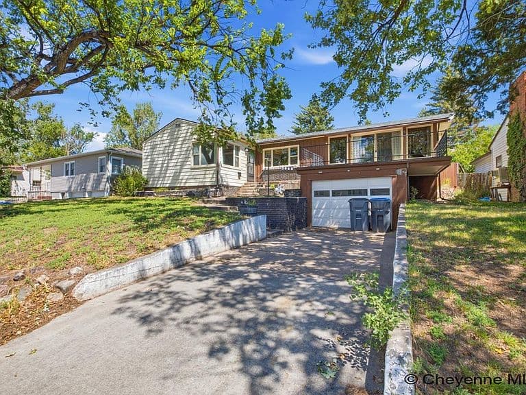 2968 Kelley Dr photo 3