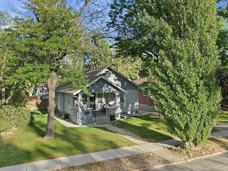 1015 S Ash St photo 2