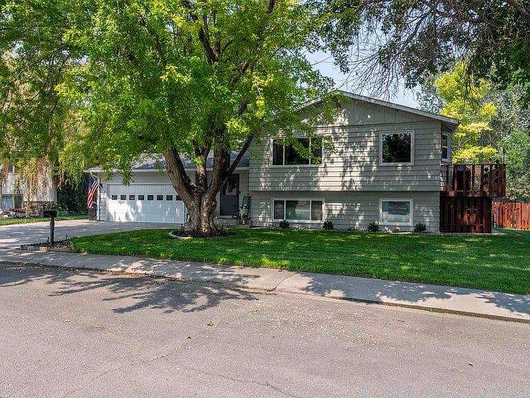 471 Sunlight Dr photo 1