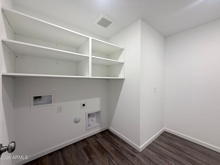 930 LOGAN Way photo 5