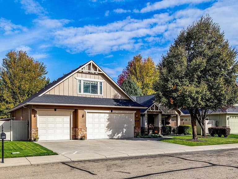 4048 N Tallgrass Ave photo 1