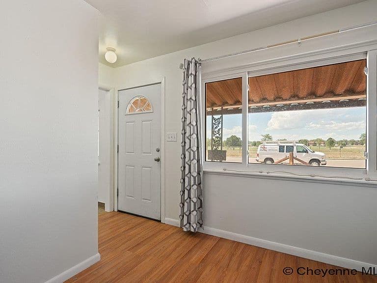 3923 Hynds Blvd photo 3