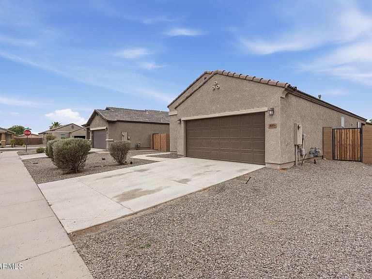820 W NOVA Place photo 3