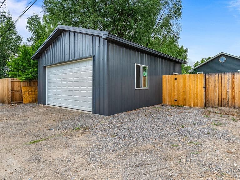 1702 Avenue C photo 5