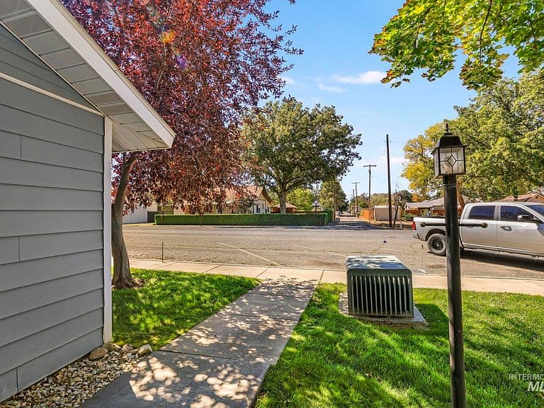 513 Union Ave photo 4