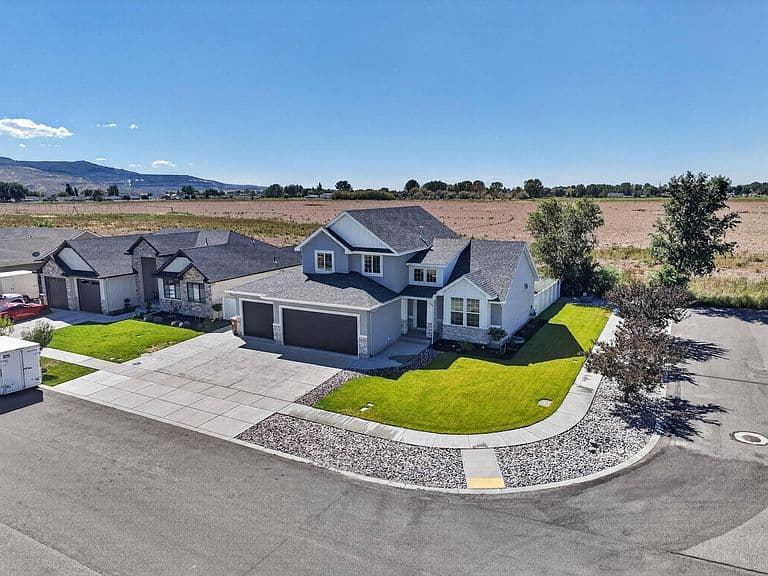 5489 Cole St photo 3