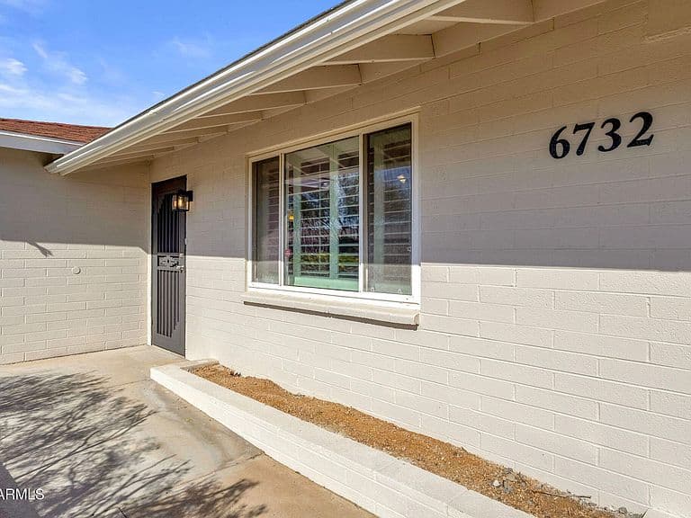 6732 E SHERIDAN Street photo 5
