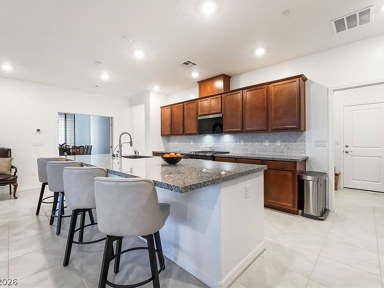 10216 Chrysolite Pl photo 3