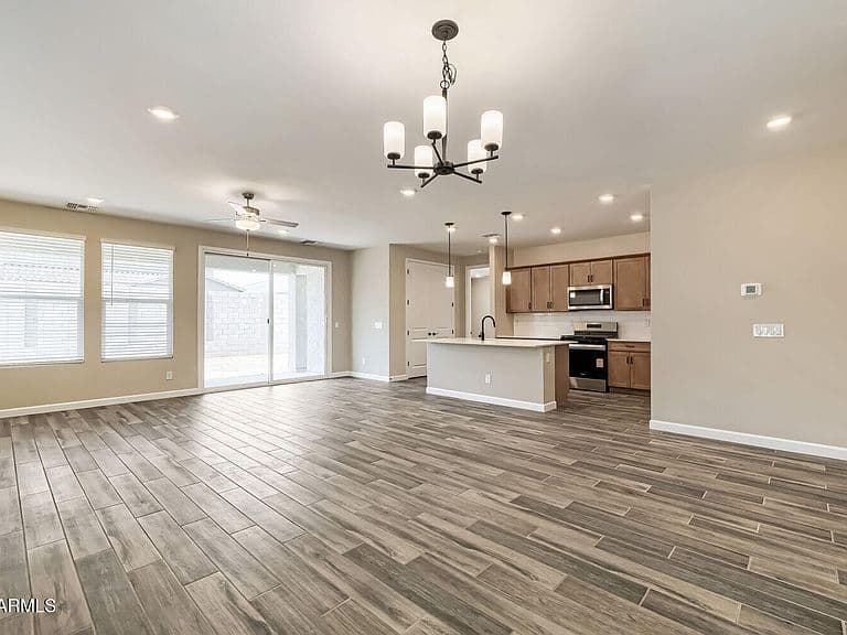 16742 W Spur Drive photo 5