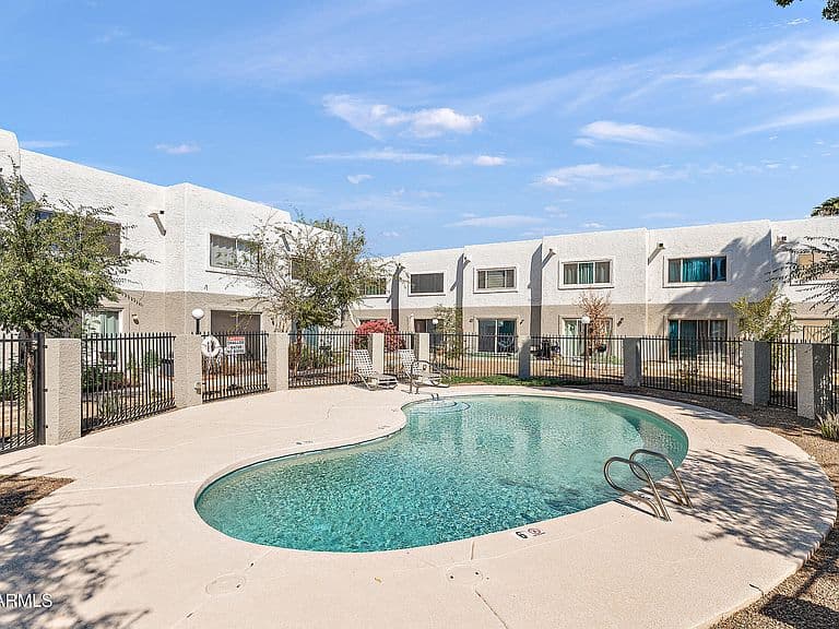 122 S HARDY Drive #8 photo 2
