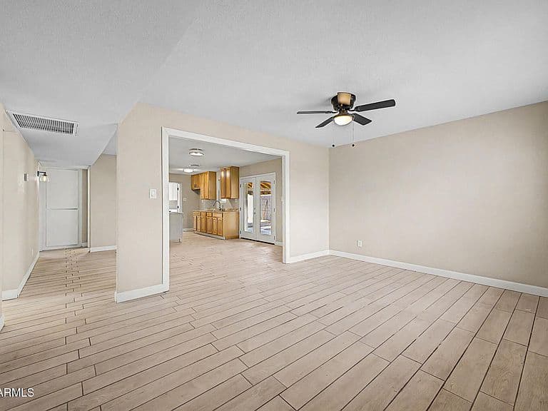 5308 W EDGEMONT Avenue photo 4