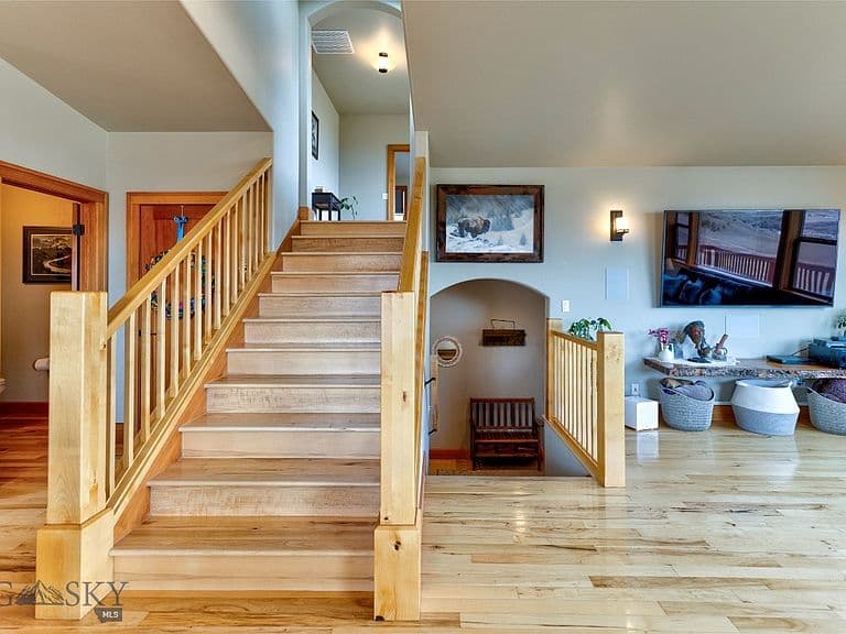1006 Eagle Ct photo 3