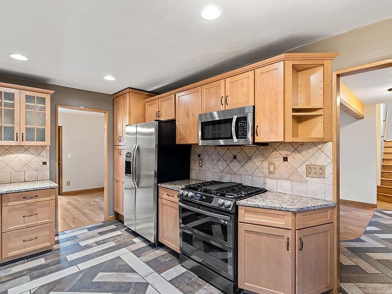 2 Valley View Dr photo 1