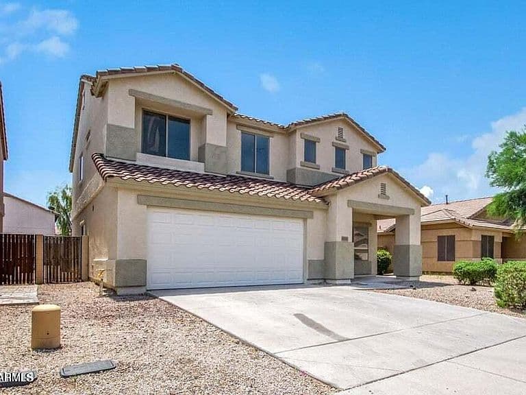 45585 W Dirk St photo 1