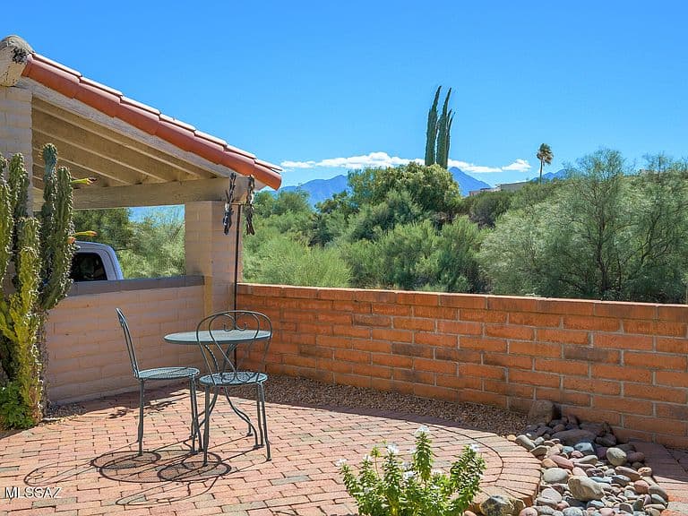 1382 W Camino Alicante photo 3