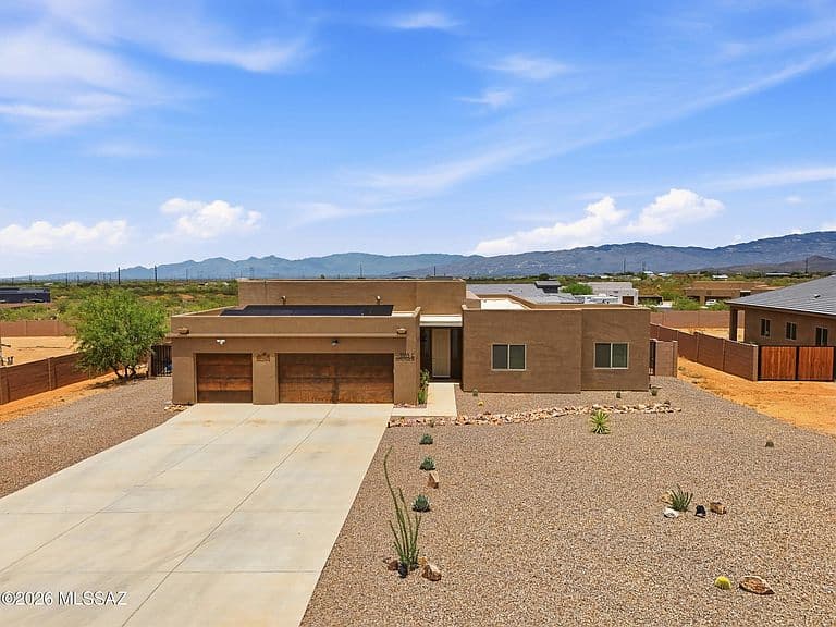 3335 E Canyoneer Dr photo 3