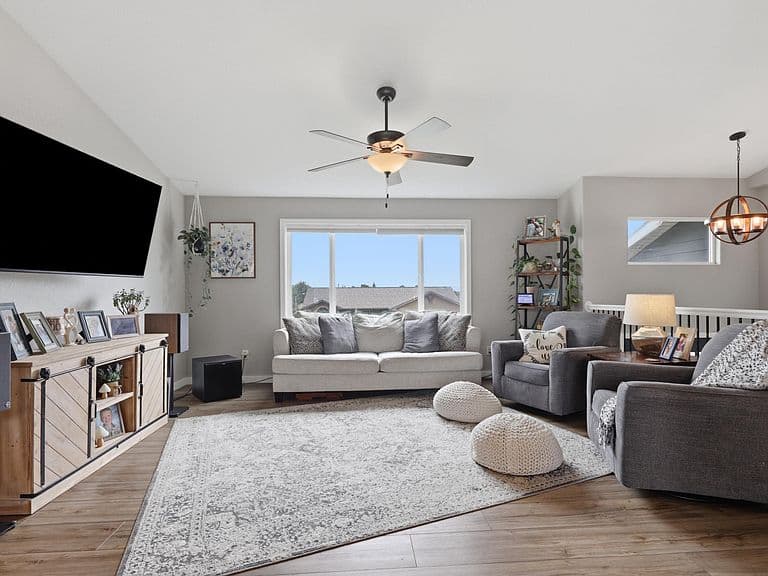 3220 New England St photo 5