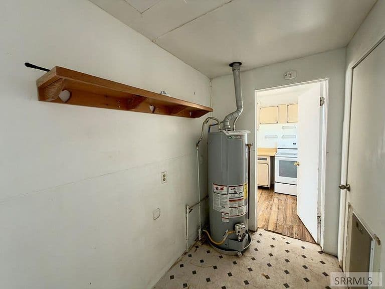 948 Fairbanks Ave photo 4