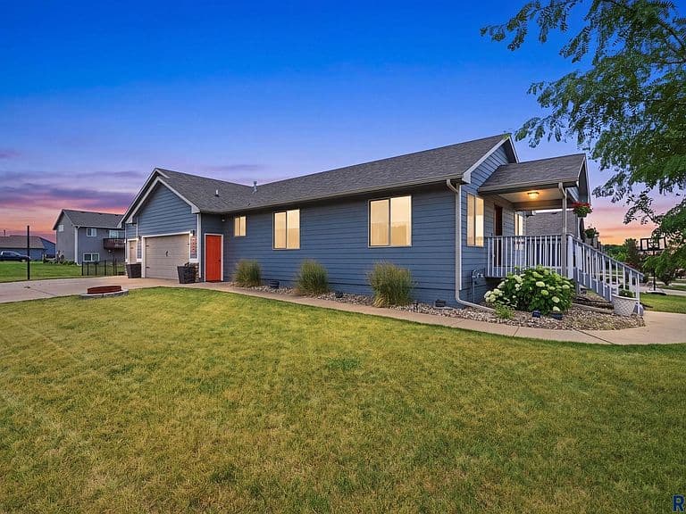 1001 Miah St photo 1