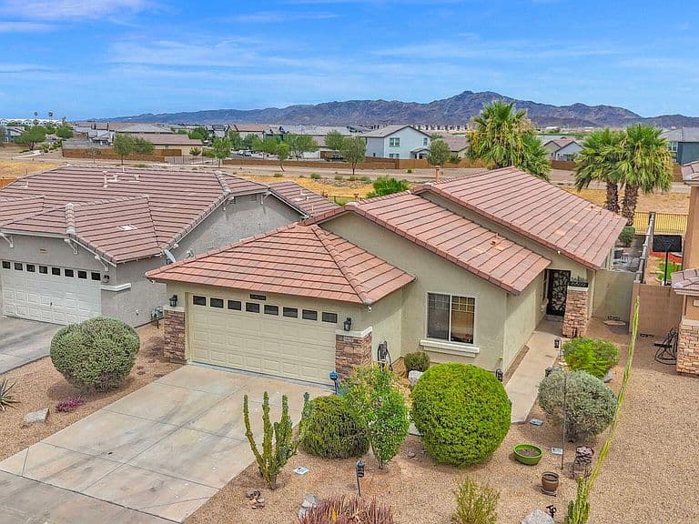 6809 W DESERT Lane photo 1