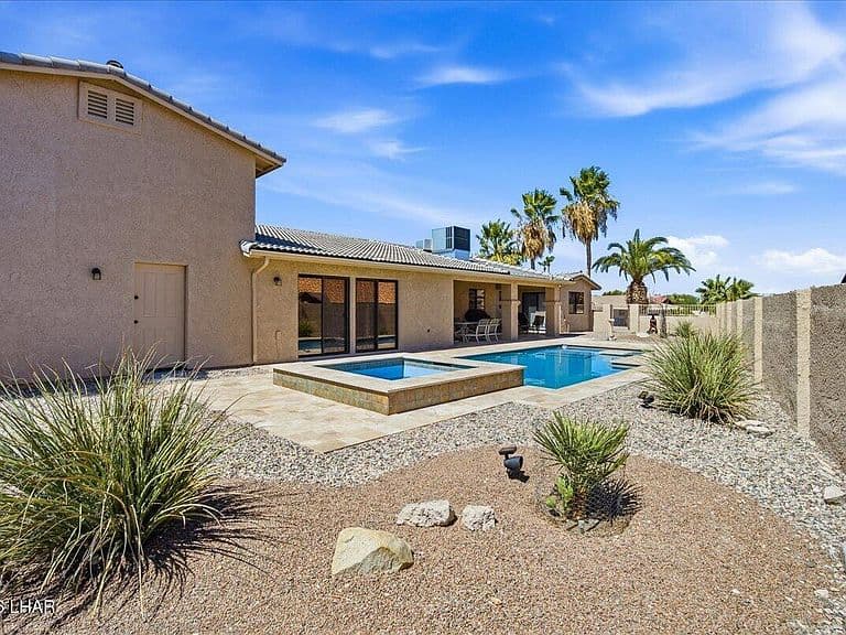 2170 Rudolph Dr photo 5