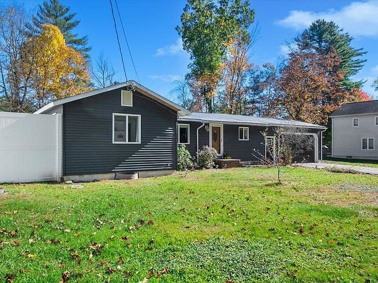 37 Sandhill Road photo 3
