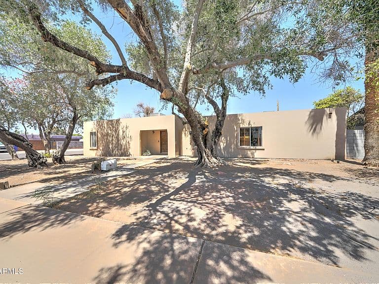 498 W GAIL Drive photo 3