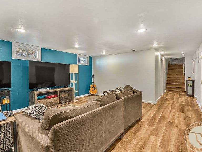 515 Glen Dr photo 3