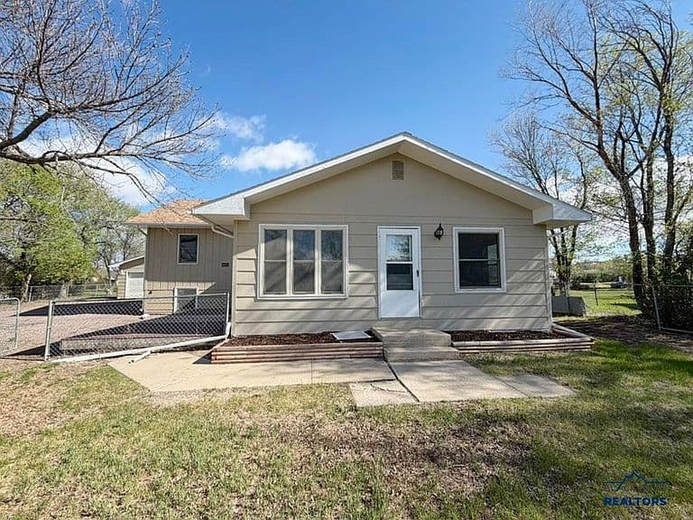 4852 Bonnie Ln photo 2
