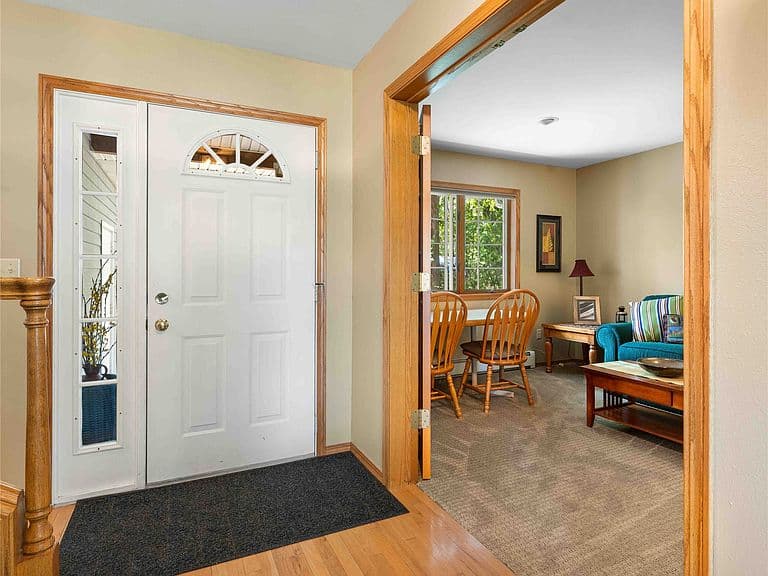 1644 W Lakeshore Dr photo 3