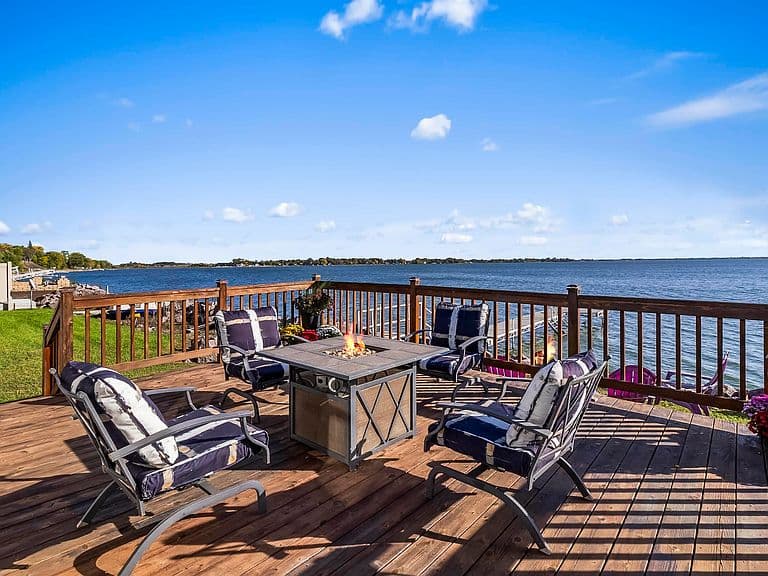 142 N Lake Dr photo 3