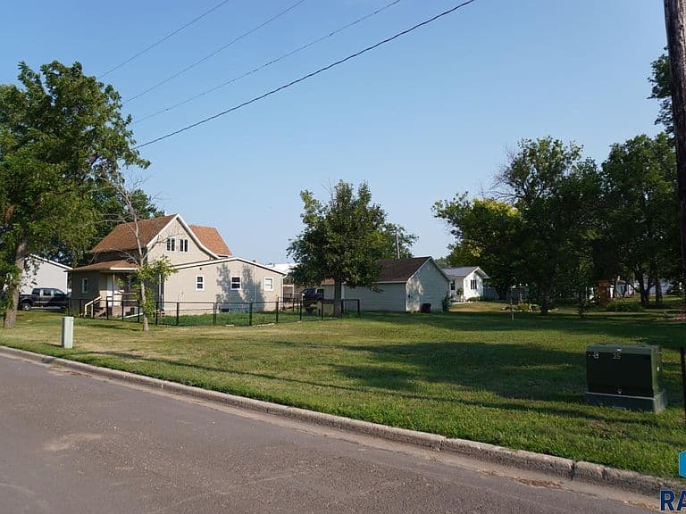 401 W Washington Ave photo 5