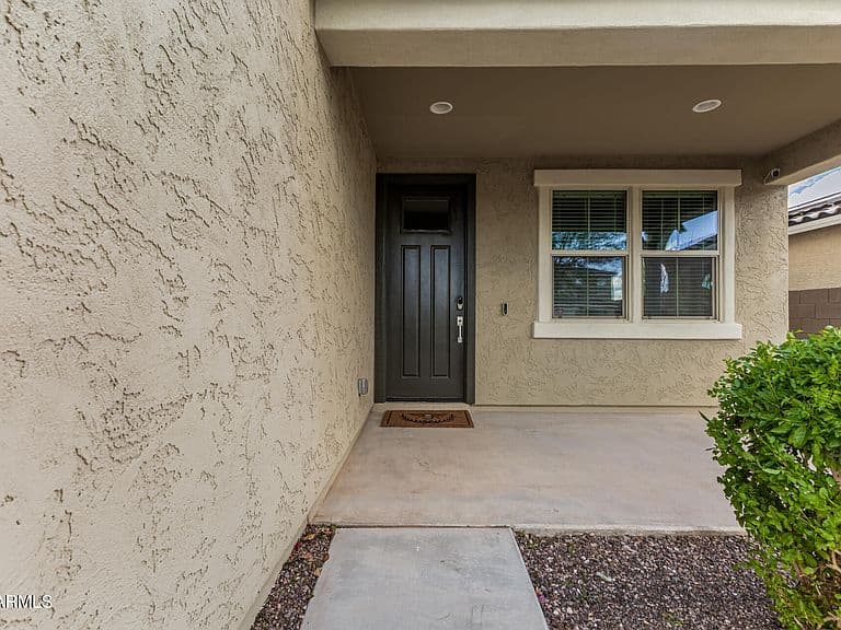 17334 W Pershing St photo 4