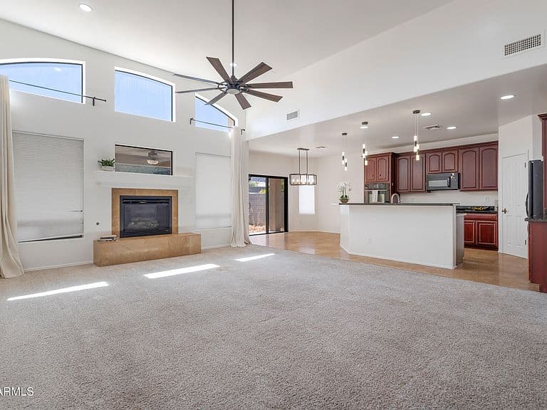 8809 S 10TH Drive photo 4