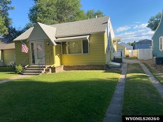 1413 Robertson Ave photo 2