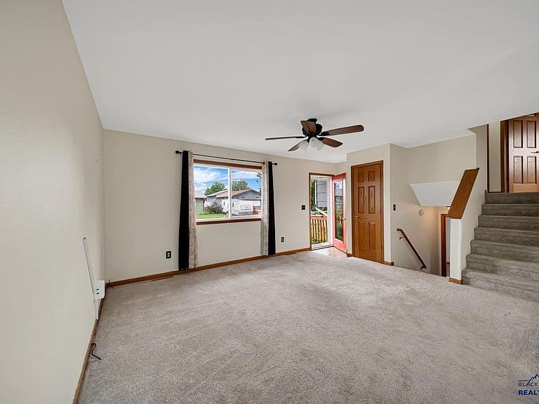 4623 Trail Dr photo 4