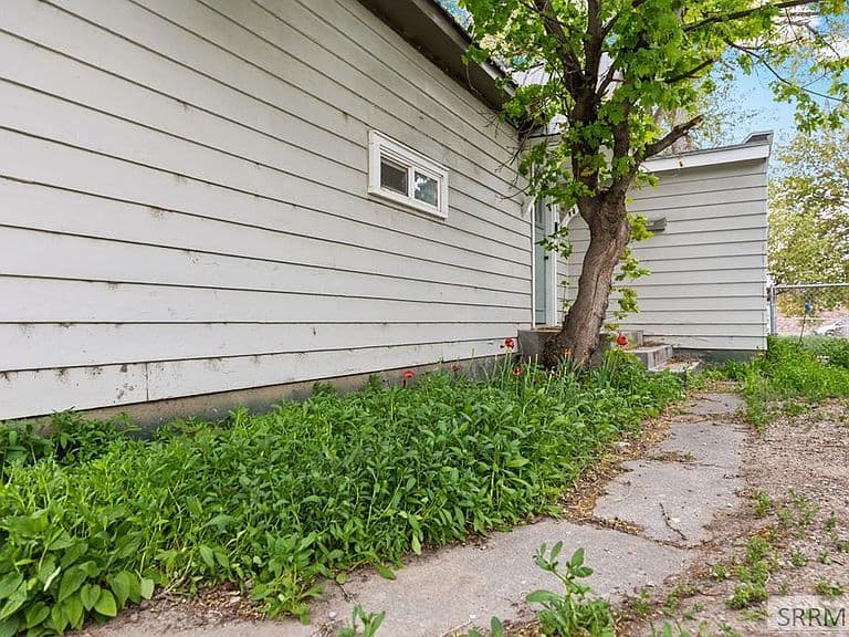 484 G St photo 5