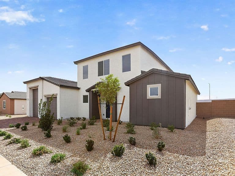 317 Sam Way photo 2